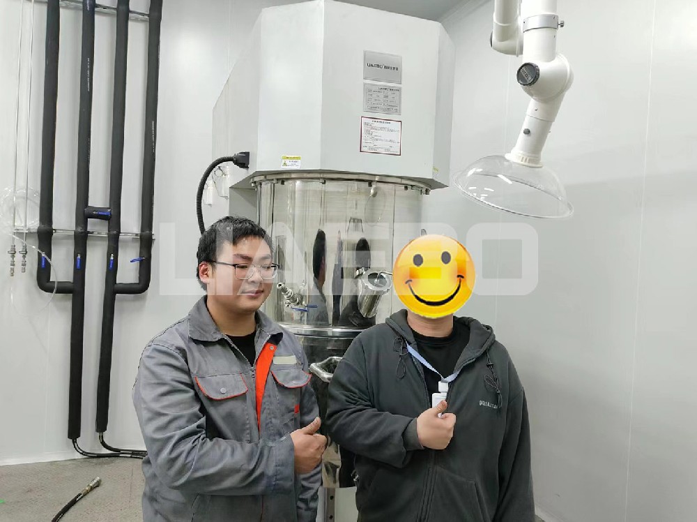 廣州某材料公司50L、100L、200L雙行星攪拌機(jī)調(diào)試成功