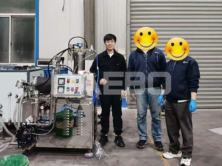 杭州某科技股份有限公司，5L棒塊陶瓷砂磨機調(diào)試成功
